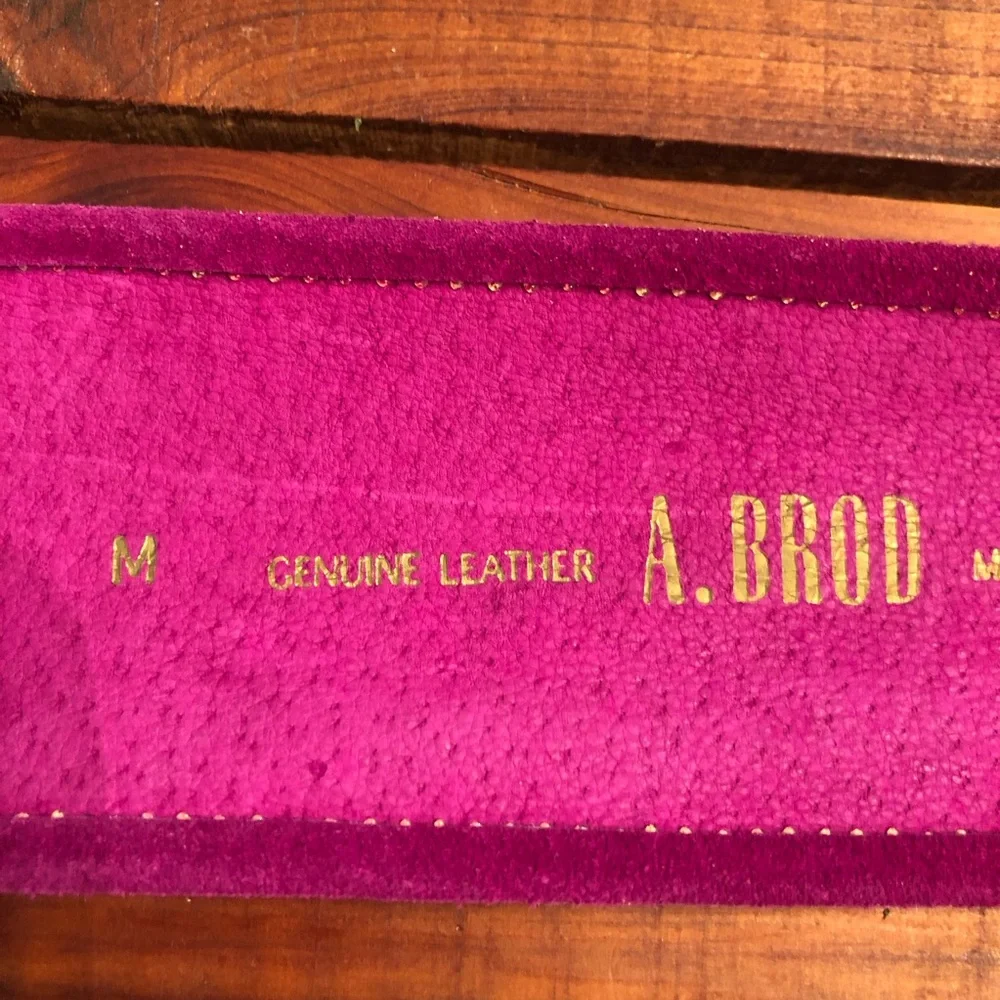 Vintage Magenta Suede Wrap Belt with Gold Oval Buckle - Picture 5 of 8